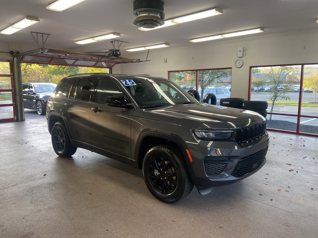 2025 Jeep Grand Cherokee Sport Utility 