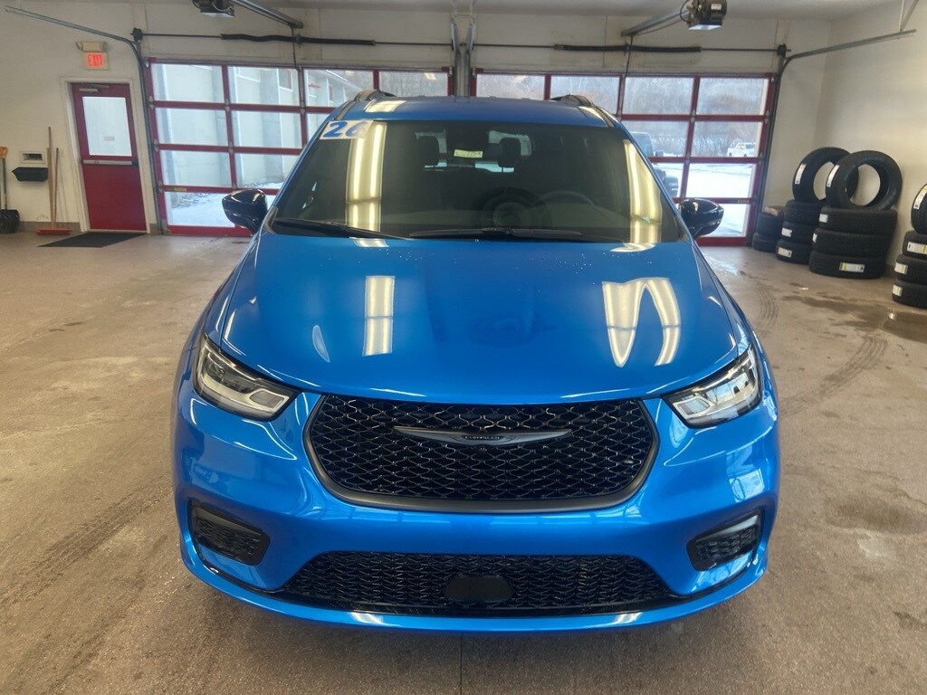 New 2026 Chrysler Pacifica SELECT AWD Passenger Van