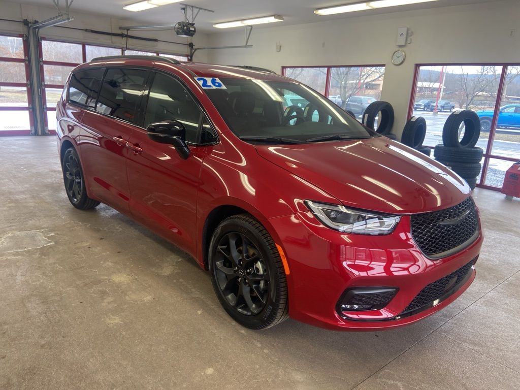 2026 Chrysler Pacifica Passenger Van 