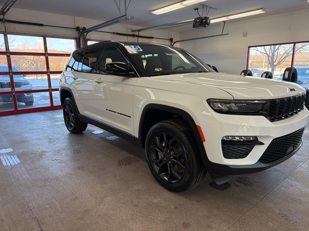 2025 Jeep Grand Cherokee Limited's photo