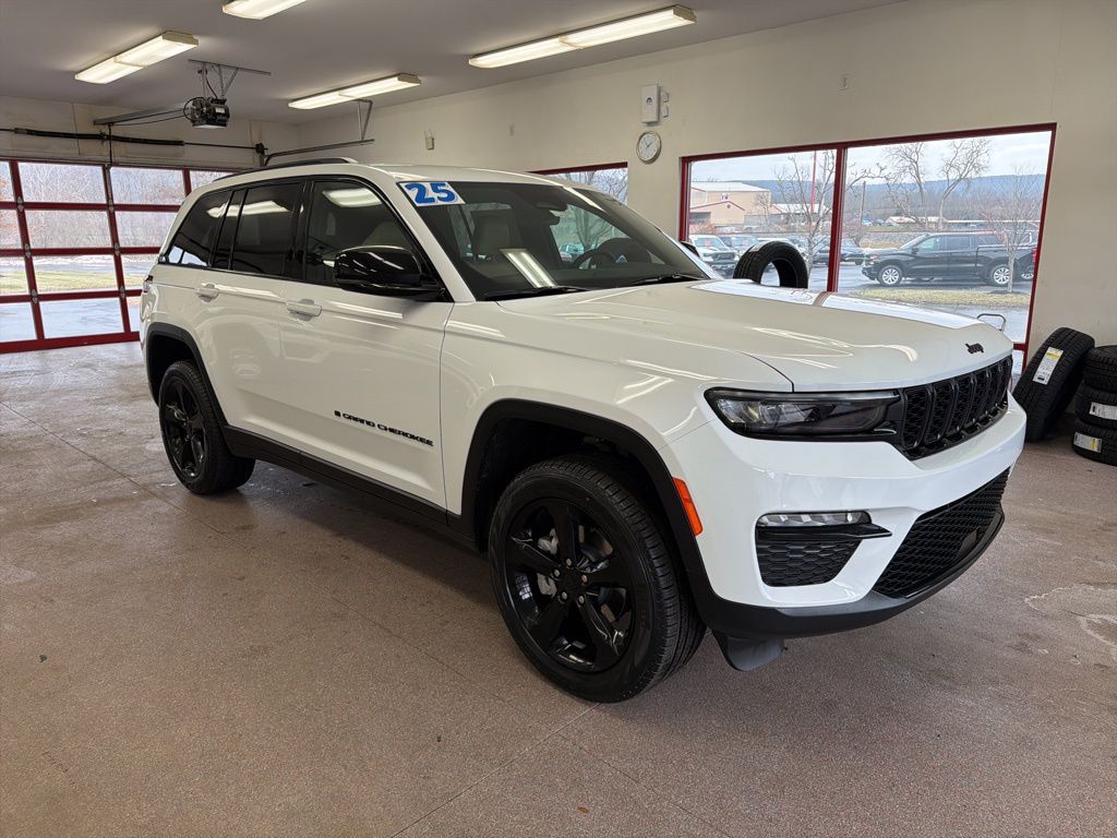 2025 Jeep Grand Cherokee Sport Utility 