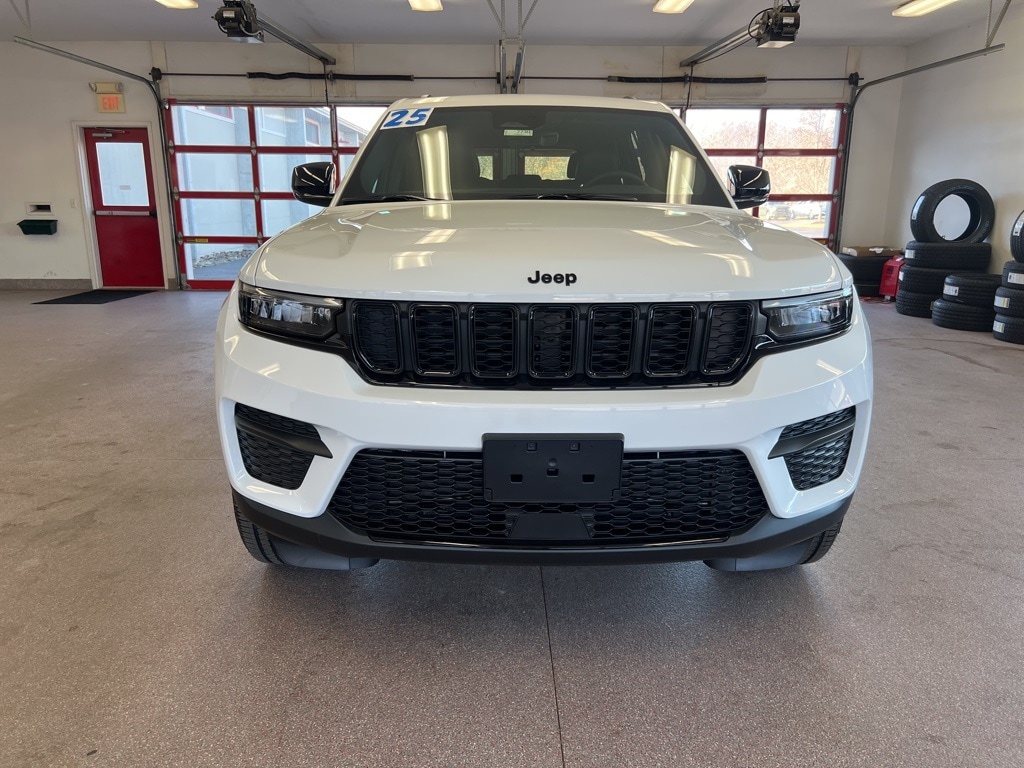 New 2025 Jeep Grand Cherokee ALTITUDE 4X4 Sport Utility
