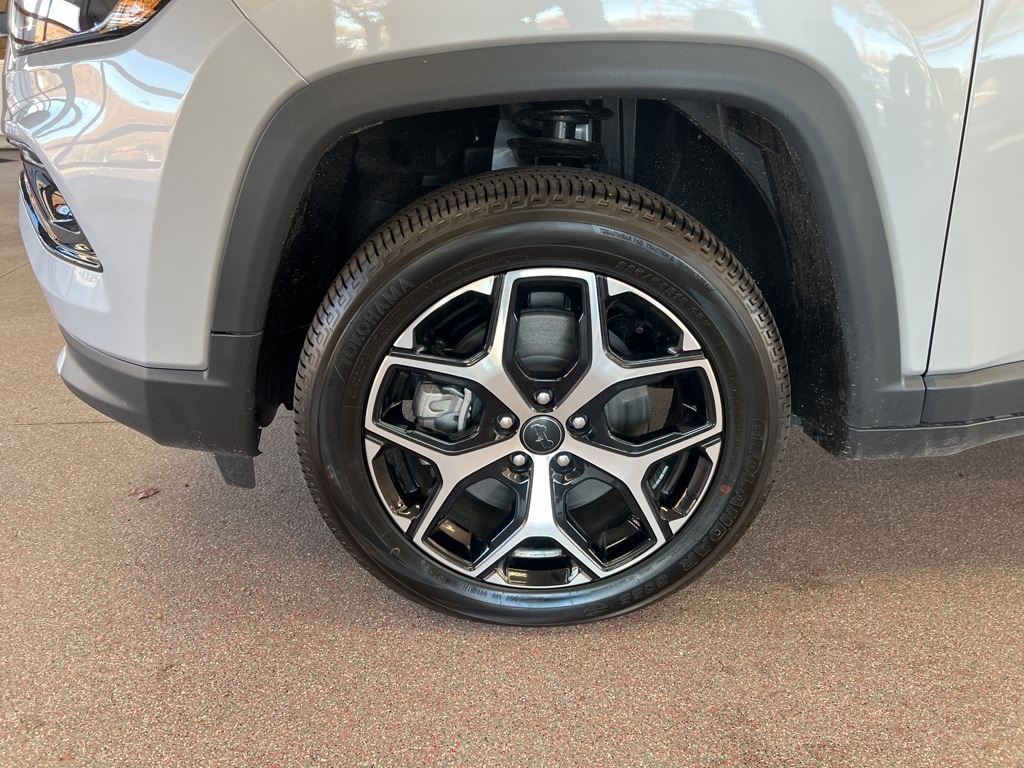 New 2026 Jeep Compass LIMITED 4X4 Sport Utility