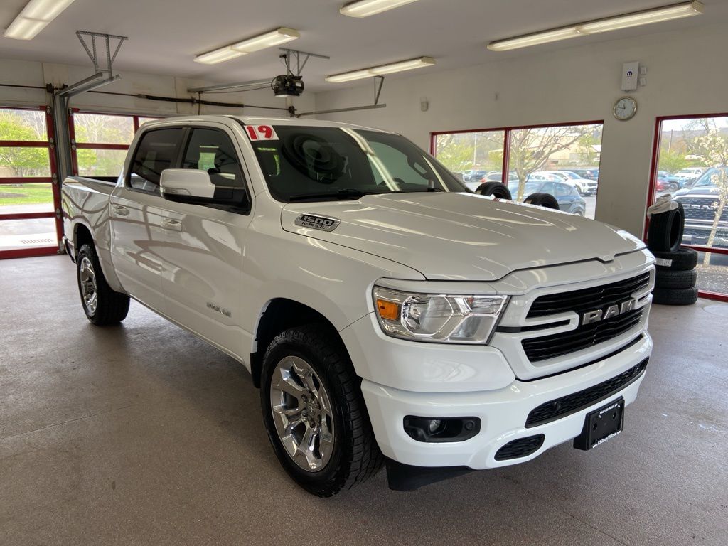 2019 RAM 1500 Big Horn/Lone Star 4x4 Crew Cab 5'7's photo