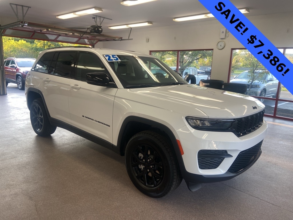New 2025 Jeep Grand Cherokee ALTITUDE 4X4 Sport Utility