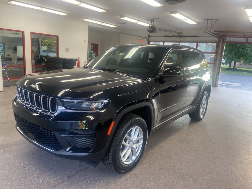 New 2025 Jeep Grand Cherokee LAREDO X 4X4 Sport Utility