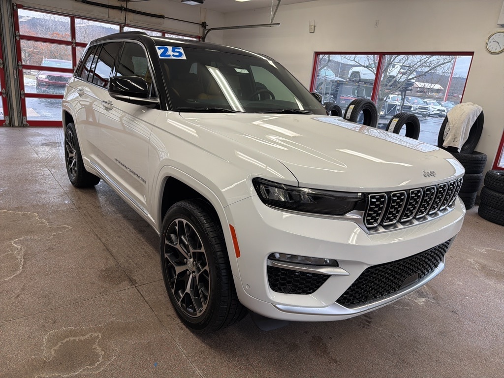 2025 Jeep Grand Cherokee Summit Reserve's photo