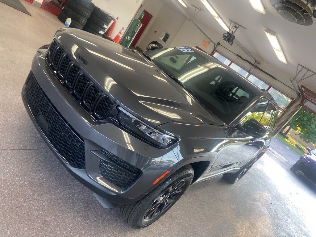 New 2025 Jeep Grand Cherokee ALTITUDE X 4X4 Sport Utility