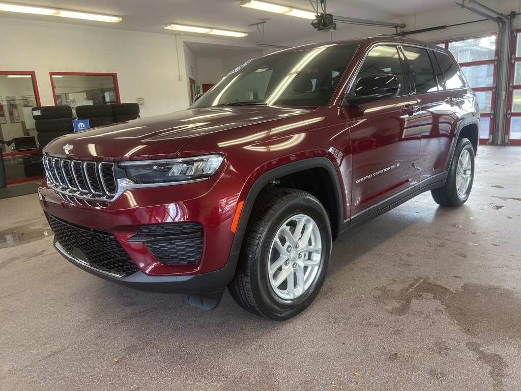 New 2025 Jeep Grand Cherokee LAREDO X 4X4 Sport Utility
