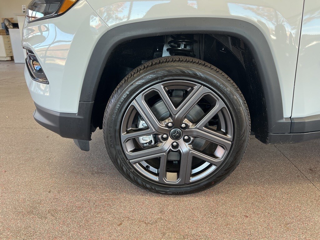 New 2026 Jeep Compass LIMITED ALTITUDE 4X4 Sport Utility