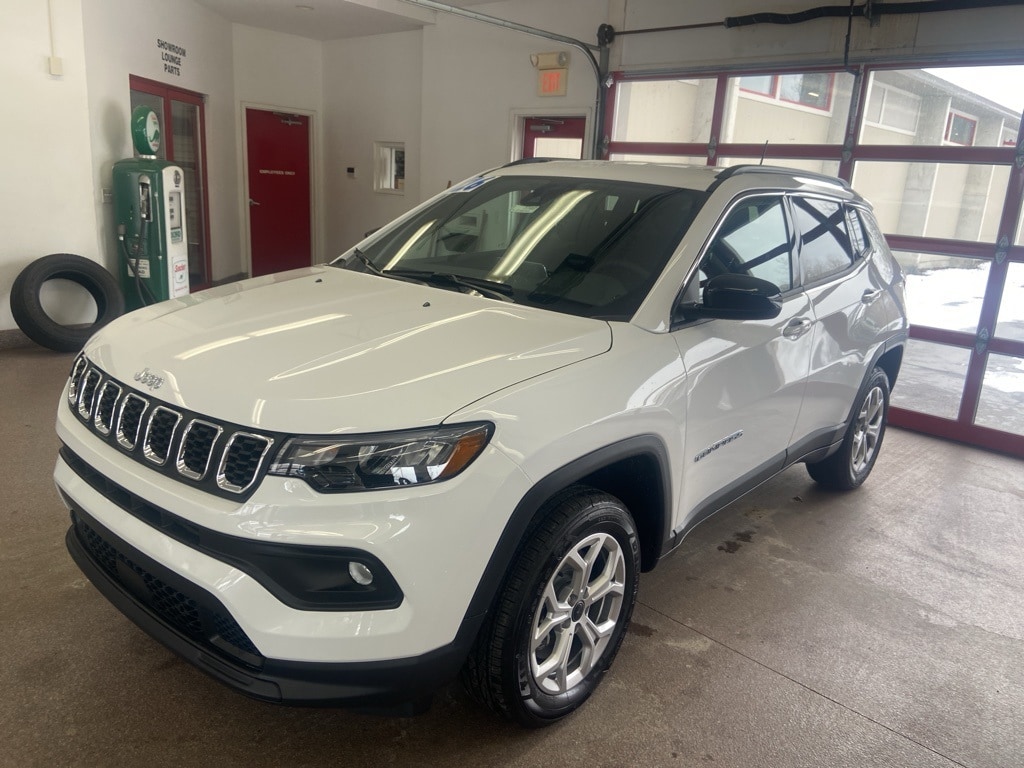 New 2026 Jeep Compass LATITUDE 4X4 Sport Utility