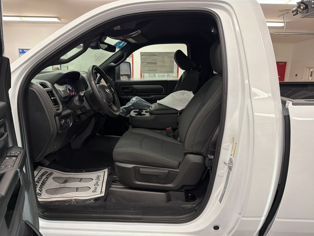 2026 RAM 2500 Tradesman - Photo 6