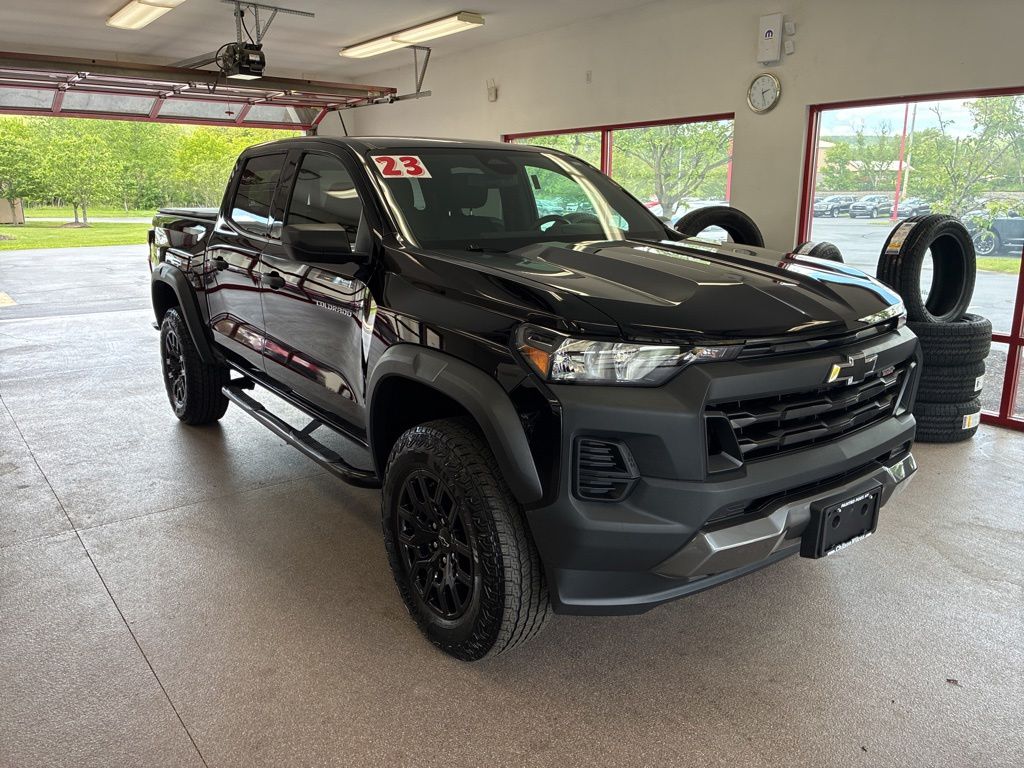 2023 Chevrolet Colorado 4WD Trail Boss Crew Cab Short Box's photo
