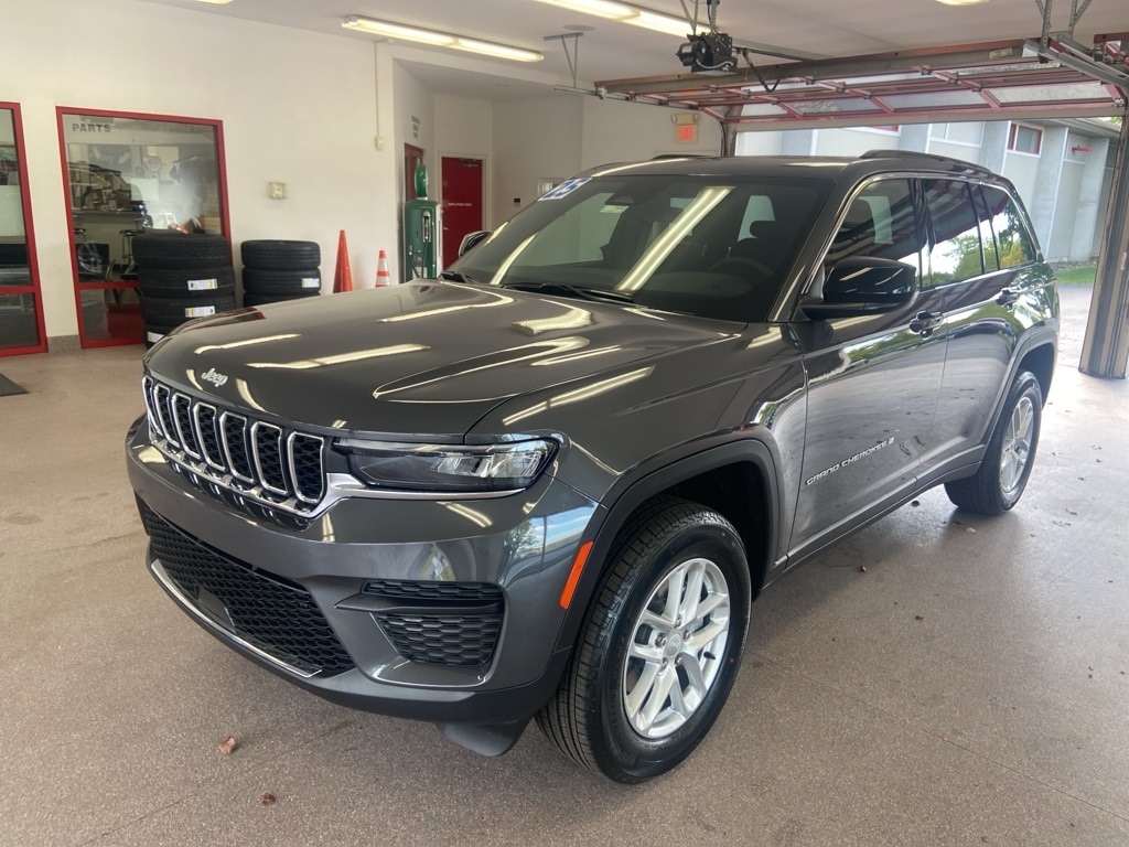 New 2025 Jeep Grand Cherokee LAREDO X 4X4 Sport Utility