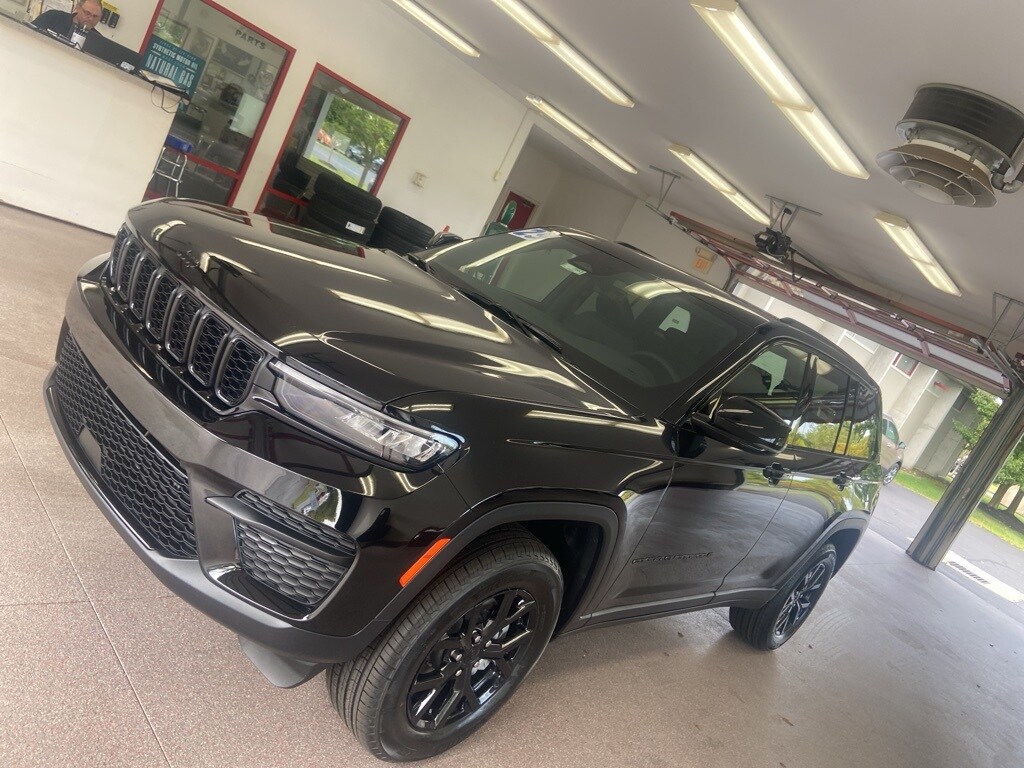 New 2025 Jeep Grand Cherokee ALTITUDE X 4X4 Sport Utility