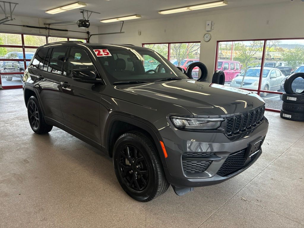 2025 Jeep Grand Cherokee 