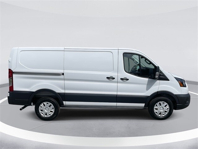 2025 Ford Transit photo 3