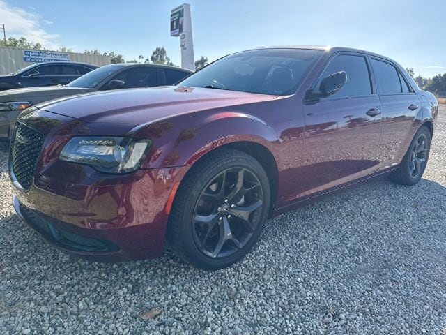 2022 Chrysler 300 Touring's photo