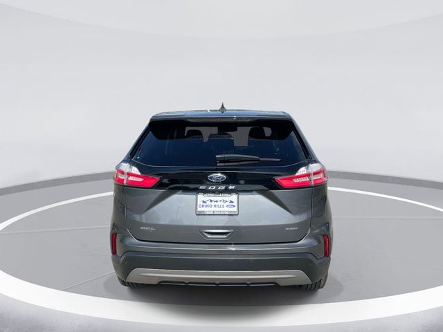 2022 Ford Edge SEL photo 5