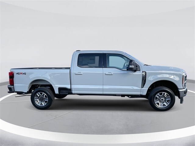 2026 Ford F-350 photo 3