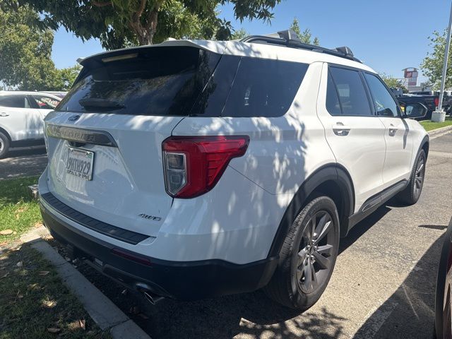2023 Ford Explorer XLT photo 3