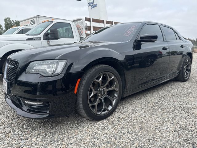 2018 Chrysler 300 S's photo