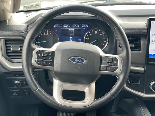 2022 Ford Expedition XLT photo 3