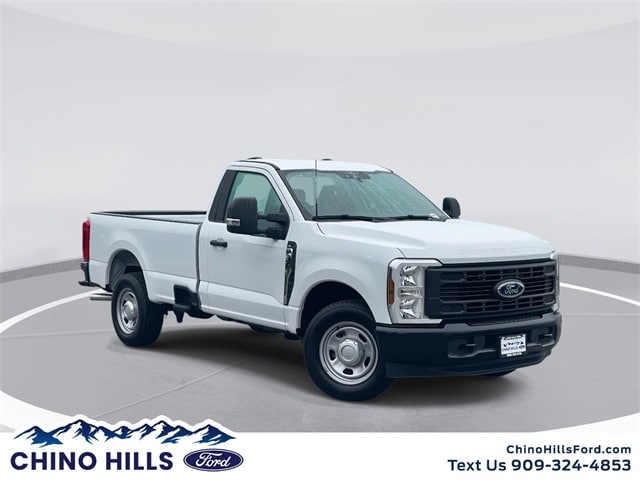 2026 Ford F-350 Super Duty XL's photo