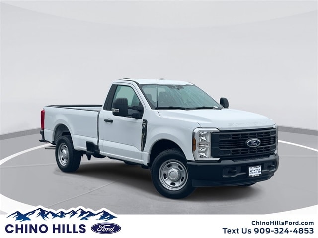 2026 Ford F-350 Super Duty XL's photo