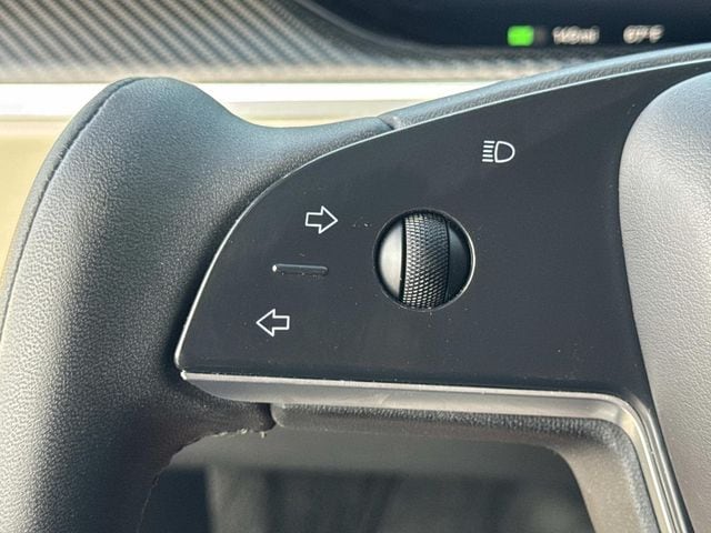 2022 Tesla Model X Plaid photo 3