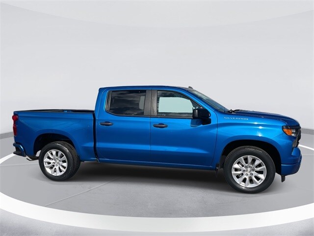 2022 Chevrolet Silverado 1500 Custom photo 3