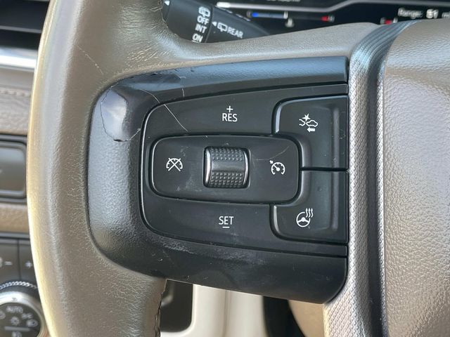 2023 GMC Yukon Denali photo 3