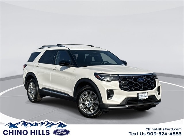 2026 Ford Explorer Platinum's photo