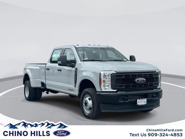 2026 Ford F-350 XL 4x4 Crew Cab 8' Box DRW's photo