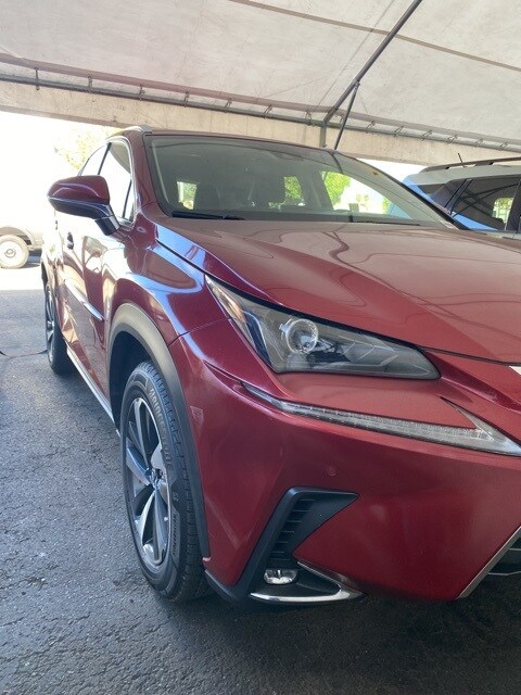 2021 Lexus NX 300 photo 3