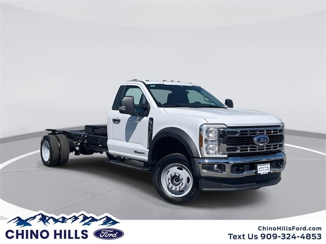 2025 Ford F-550 Super Duty Chassis Cab XL's photo