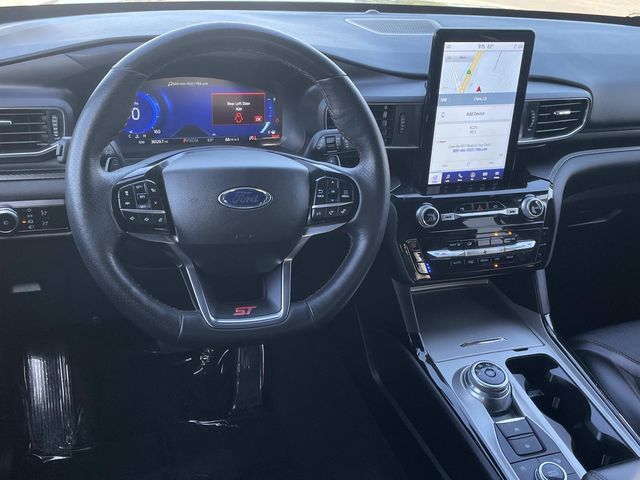 2023 Ford Explorer ST photo 6