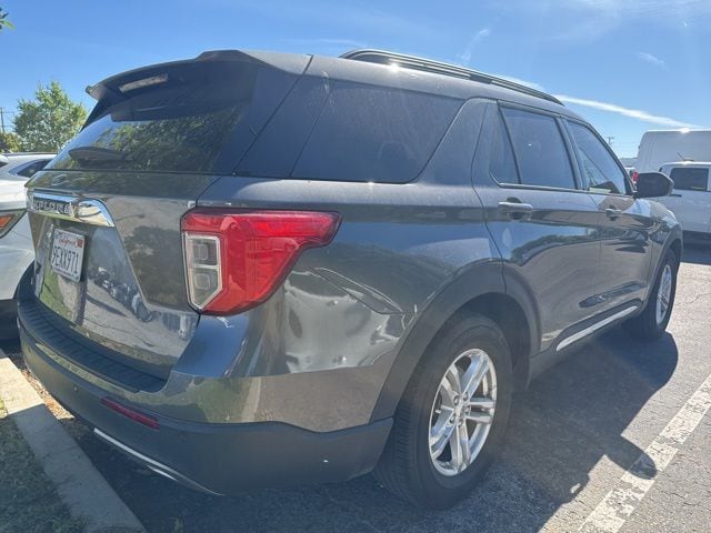 2023 Ford Explorer XLT photo 3