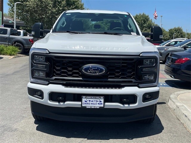 2025 Ford F-350 XL photo 2