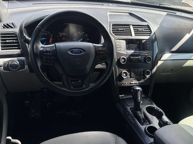 2019 Ford Explorer XLT photo 6