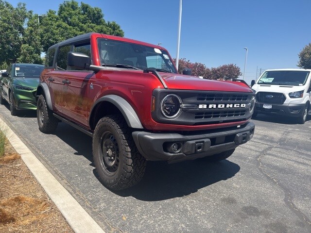 2023 Ford Bronco Black Diamond photo 4