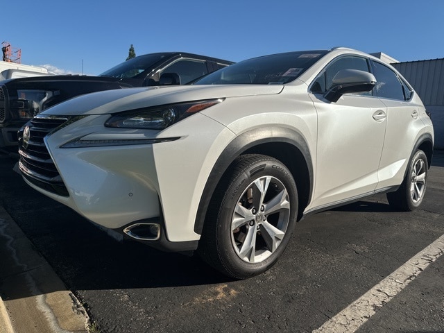 2017 Lexus NX 200t's photo