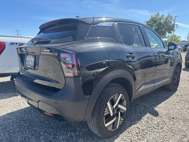 2025 Nissan Kicks SV photo 3