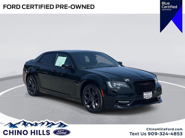 2022 Chrysler 300 S's photo