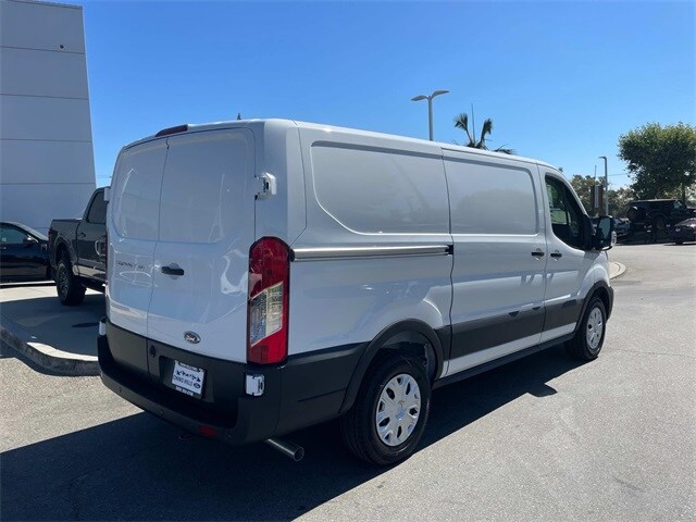 2025 Ford Transit photo 4