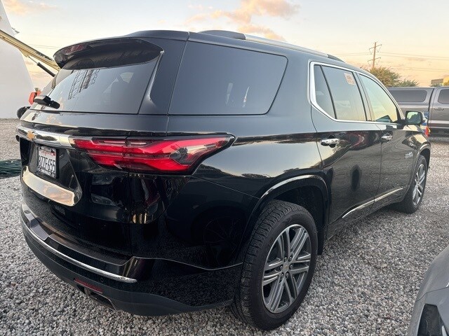 2022 Chevrolet Traverse High Country photo 2