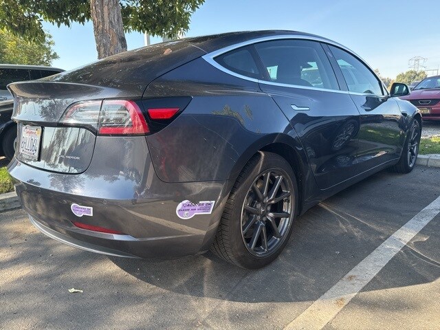 2018 Tesla Model 3 Long Range photo 3