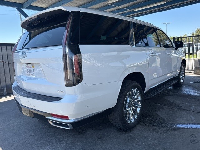 2021 Cadillac Escalade ESV Premium Luxury photo 2