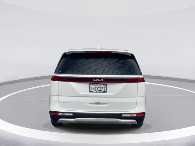 2024 Kia Carnival EX photo 5