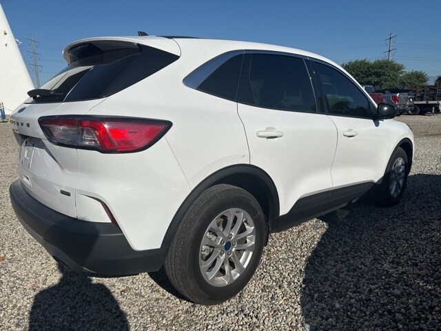 2022 Ford Escape Hybrid SE photo 2